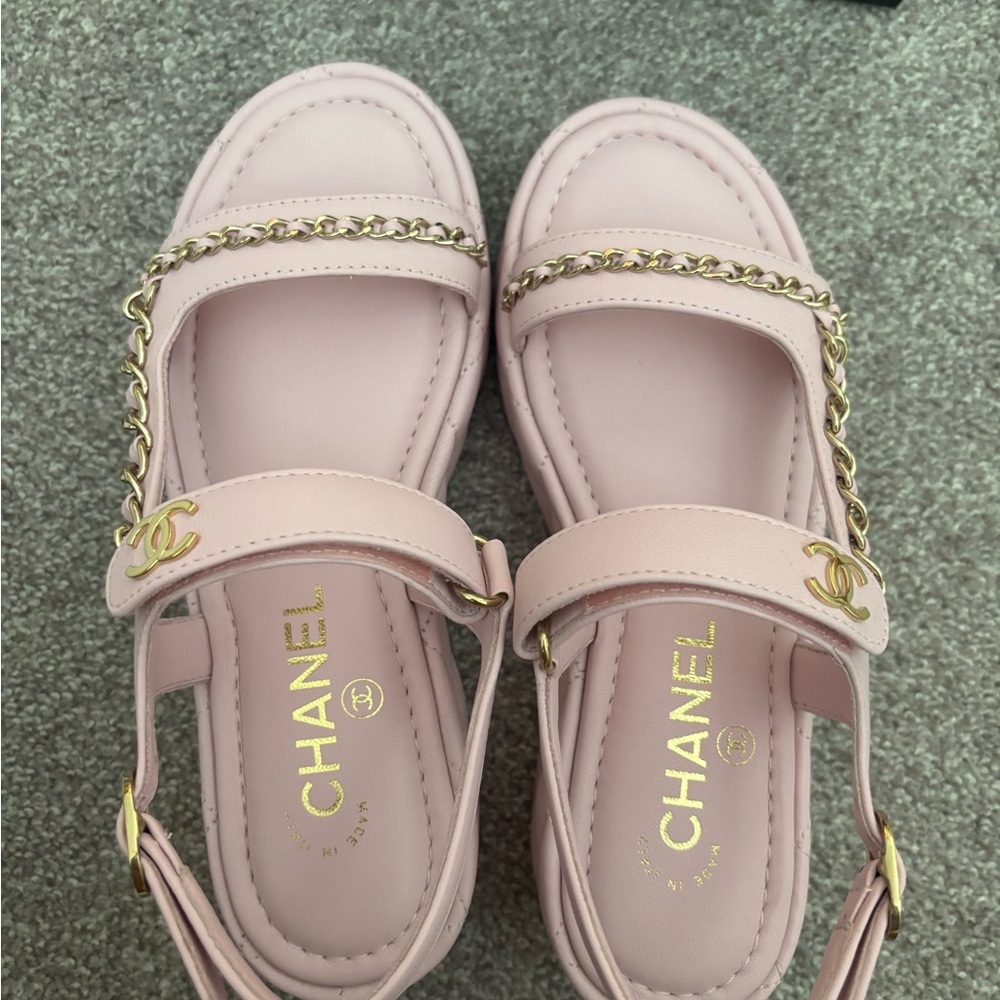 CHANEL Pink Sandals with Gold Chain